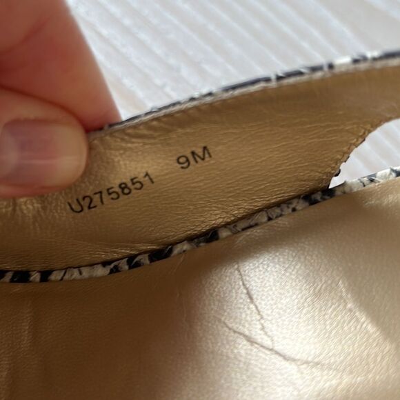 Stuart Weitzman NWOT Jean Snake-Embossed Leather Slingback Sandals size 9 - Picture 14 of 14